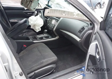 2015 Nissan Altima 2.5 S z USA, uszkodzony, nr VIN 1N4AL3AP4FC491825